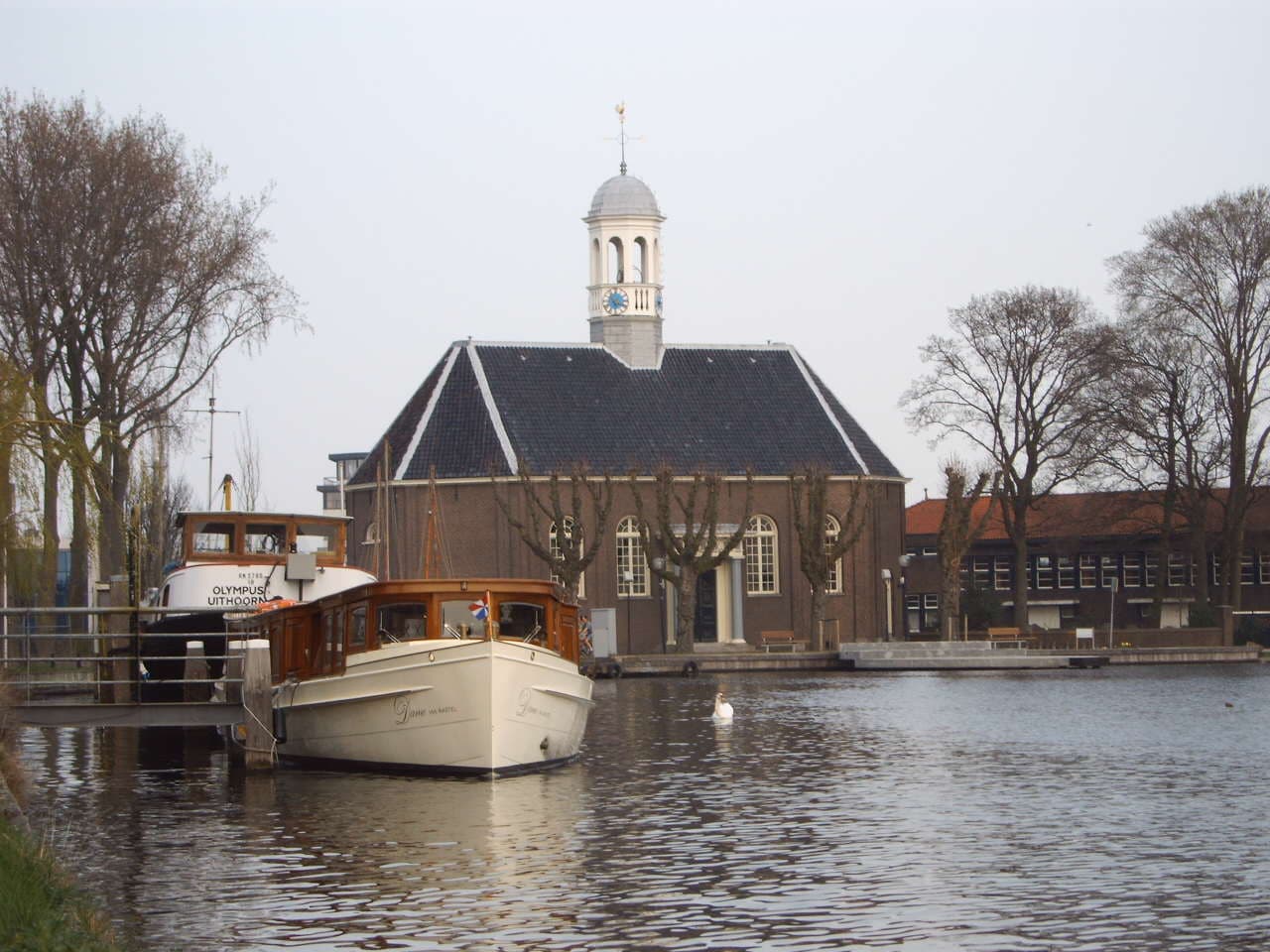 Daken en bebouwing in Uithoorn